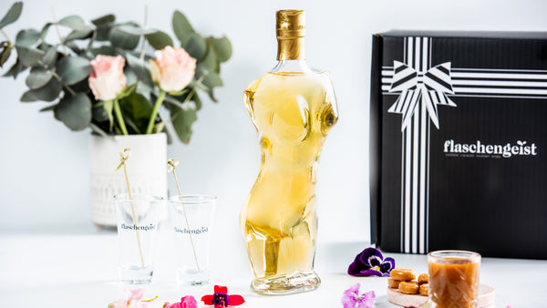 Johnnie Walker and Australian Liqueur in the My Honey Gift Box
