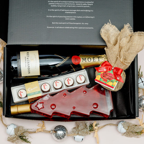 Moët Champagne and Christmas Tree Strawberry 500ml Bottle Gift Hamper